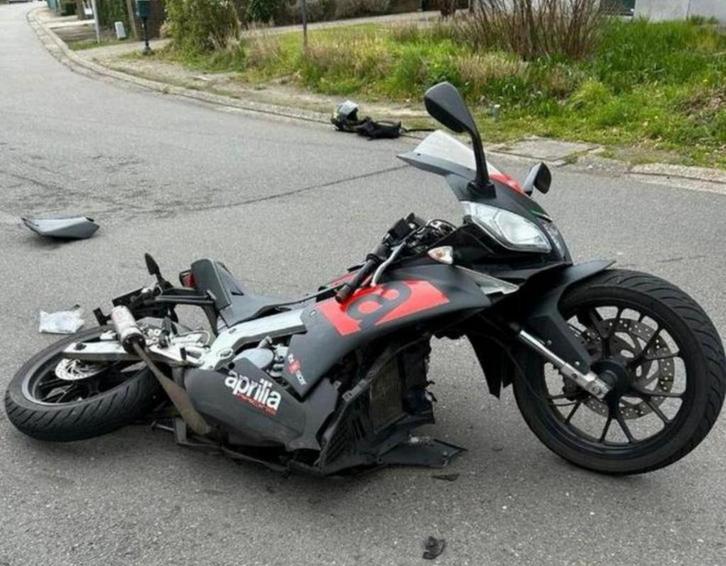 GEZOCHT: Derbi / aprillia projecten, schade, opknappers etc, Fietsen en Brommers, Brommeronderdelen | Algemeen, Ophalen of Verzenden