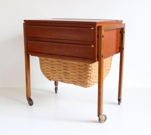 Vintage teak sewing table 1960s Rudersberg, Maison & Meubles, Tables | Dessertes, Utilisé, Teck, Enlèvement