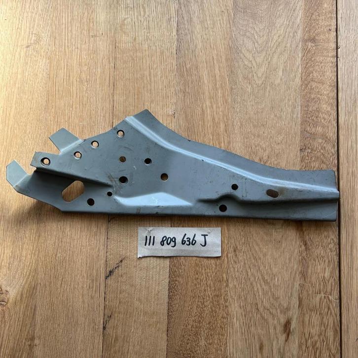 Support de pare-chocs Volkswagen NOS Beetle 1968 et modèles, Autos : Divers, Accessoires de voiture, Comme neuf, Enlèvement ou Envoi