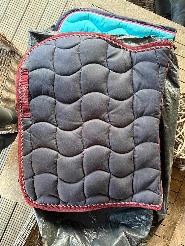 4 zadeldekjes te koop (slechts enkele keren gebruikt), Dieren en Toebehoren, Paarden en Pony's | Dekens en Dekjes, Zo goed als nieuw