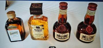 Miniatuurflesjes gevuld beschikbaar voor biedingen