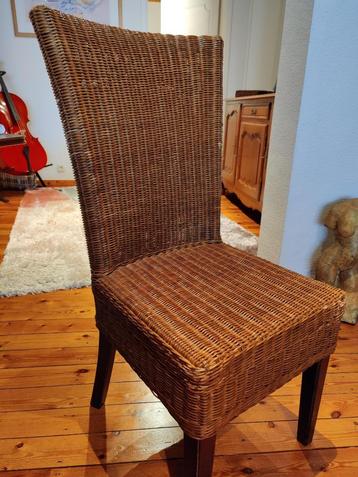 4 Rieten stoelen beschikbaar voor biedingen
