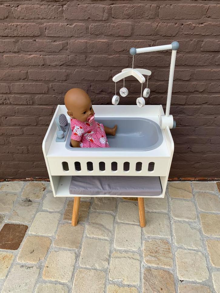 Verzorgingstafel voor een pop - By Astrup, Kinderen en Baby's, Speelgoed | Houten speelgoed, Zo goed als nieuw, Meubelstuk of Keukentje
