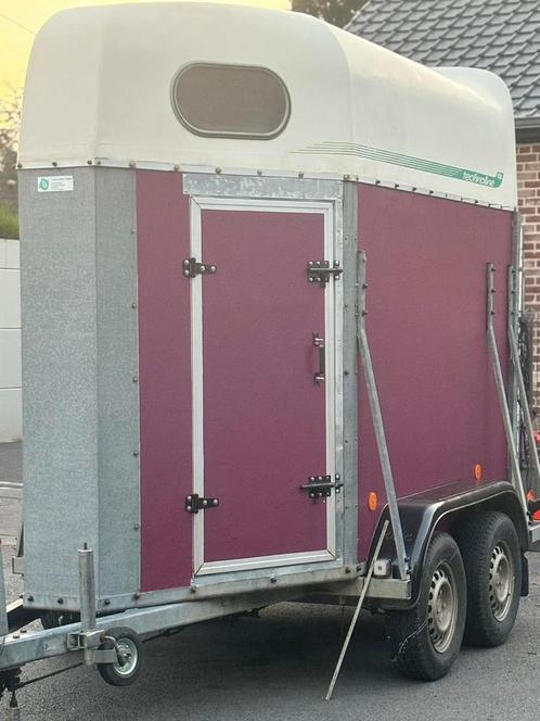 Busje met 1,5 zitplaatsen, Dieren en Toebehoren, Paarden en Pony's | Trailers en Aanhangwagens, Zo goed als nieuw, 1½-paards trailer