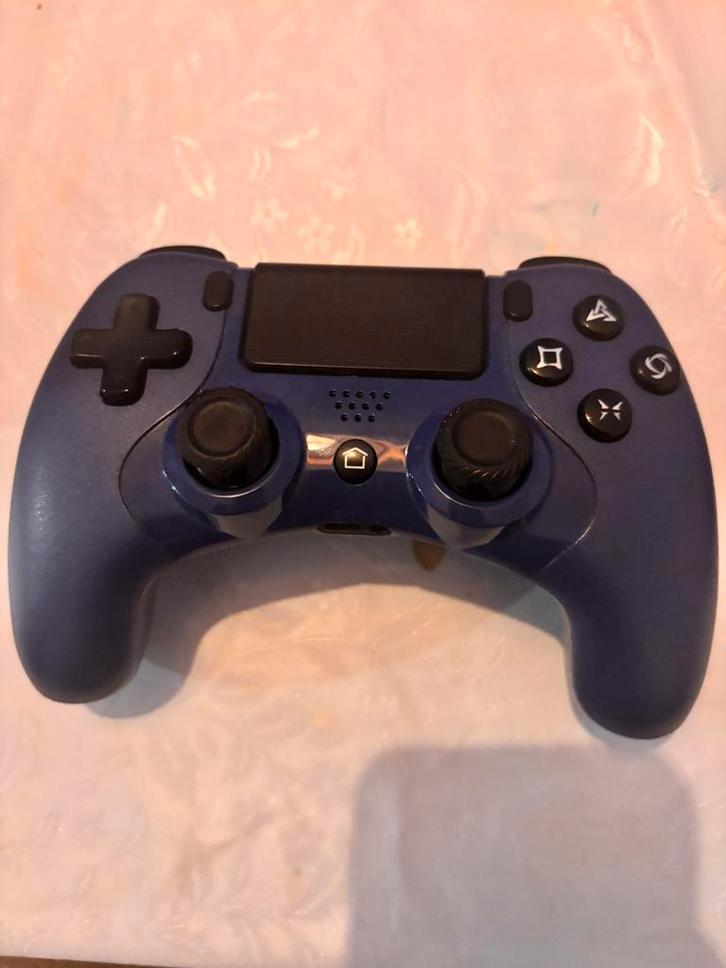 3x PS4 Controllers (Third-party) - Voor Onderdelen + lader, Games en Spelcomputers, Spelcomputers | Sony Consoles | Accessoires