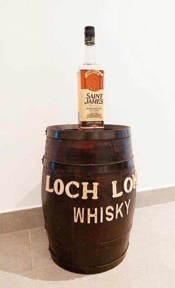 Ancienne presentoir de magasin de whisky du Loch Lomond
