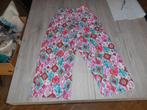 fel gekleurd zomers broek maat 134 c&a, Enfants & Bébés, Vêtements enfant | Taille 134, Pantalon, C&A, Enlèvement ou Envoi, Comme neuf