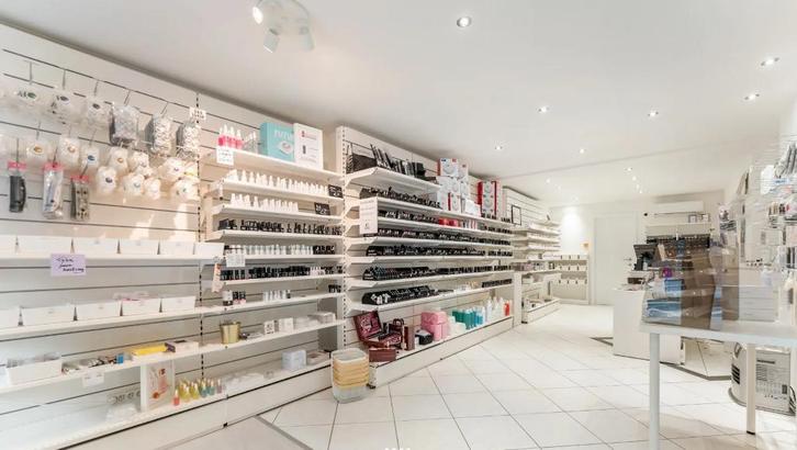 Nagelstudio inboedel, Huis en Inrichting, Complete inboedels, Ophalen