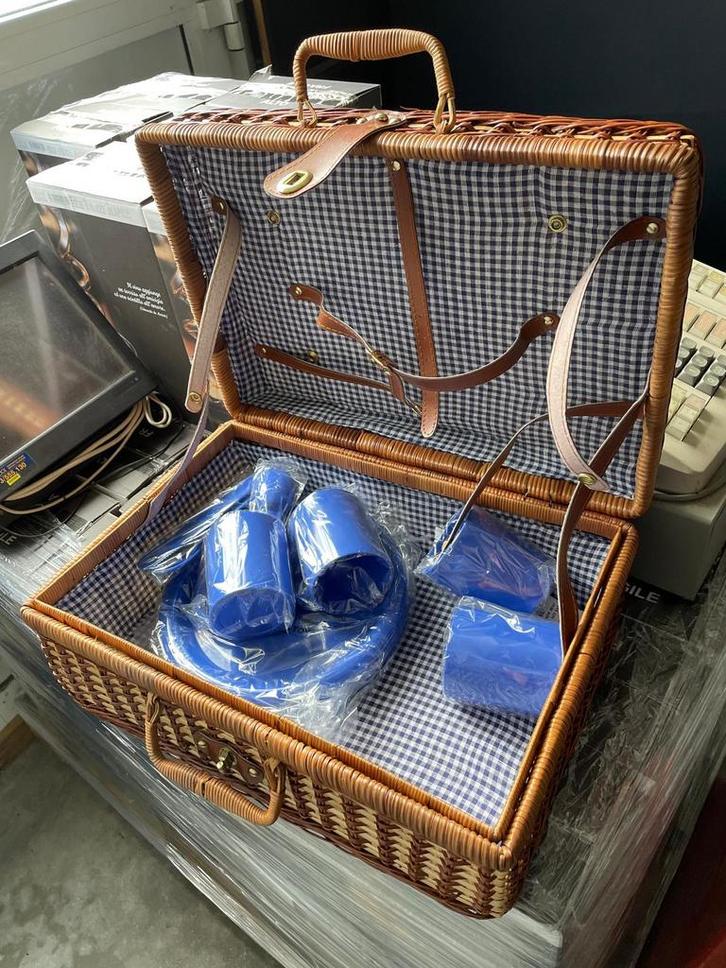 Picknickmand van gevlochten riet – NIEUW, Hobby en Vrije tijd, Picknickmanden, Nieuw, Ophalen of Verzenden