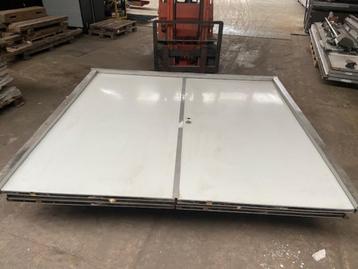 2  DUBBELE STALEN DEUREN met INOX KADER 2100X2250 MM beschikbaar voor biedingen