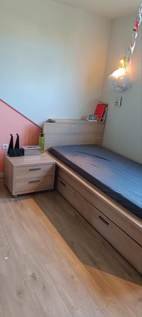 eenpersoonsbed met lade en nachtkastje, Huis en Inrichting, Slaapkamer | Bedden, Gebruikt, Ophalen