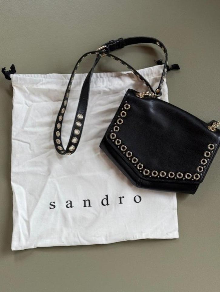 Ongebruikte Sandro Lou bag, zwarte, eyelets, Handtassen en Accessoires, Tassen | Schoudertassen, Nieuw, Overige merken, Zwart