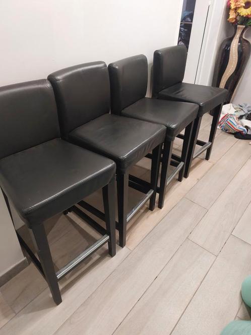 4 chaises hautes IKEA en cuir et superbe état. 20€ la chaise, Maison & Meubles, Tabourets de bar, Comme neuf, Cuir, Enlèvement