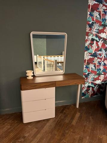 Make-up bijzetkast  beschikbaar voor biedingen