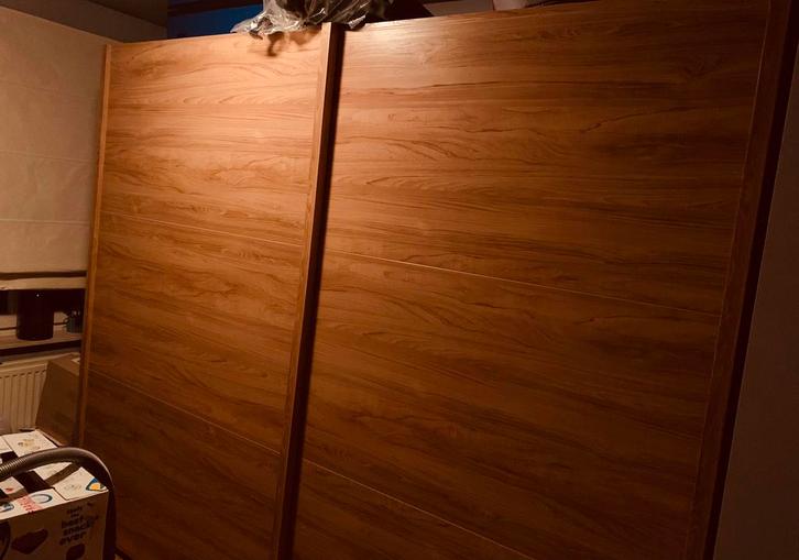 Mooie grote kleerkast met schuifdeuren - moet dringend weg, Huis en Inrichting, Kasten | Kleerkasten, Zo goed als nieuw, Ophalen