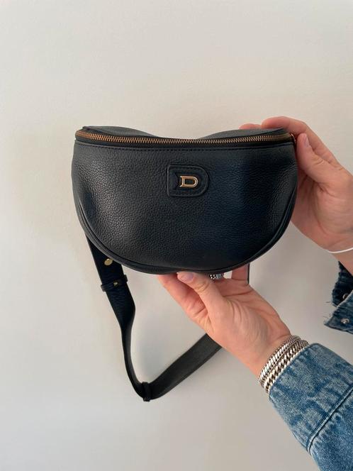 Delvaux Musette heuptasje donkerblauw, Handtassen en Accessoires, Tassen | Damestassen, Zo goed als nieuw, Ophalen