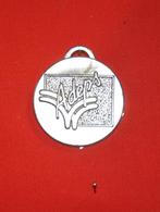 medaille sportive en metal adeps(1), Verzamelen, Sportartikelen en Voetbal, Ophalen of Verzenden, Gebruikt, Overige typen