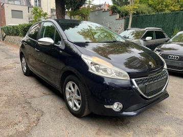 Peugeot 208 208 1.2i Style beschikbaar voor biedingen