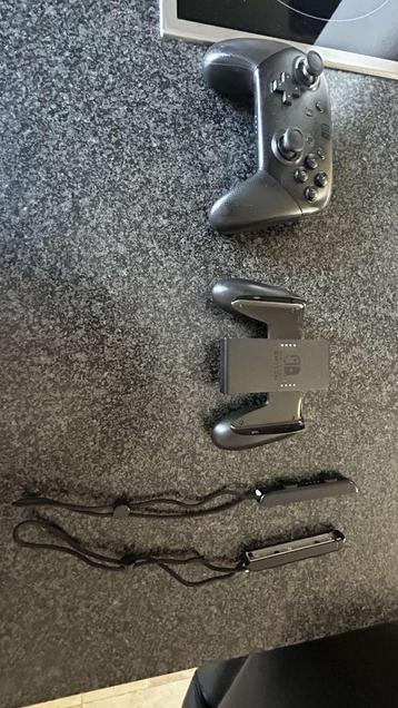 Nintendo switch, Games en Spelcomputers, Met games, Zo goed als nieuw, Met 3 controllers of meer, Switch OLED