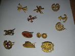 militaire insignes pins 12x regimenten, Verzamelen, Militaria | Algemeen, Ophalen of Verzenden, Overige soorten, Embleem of Badge