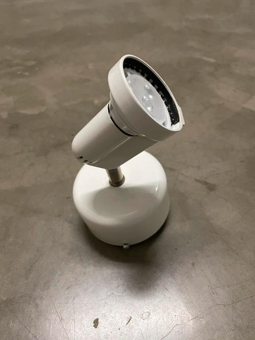 Spot LED blanc orientable., Maison & Meubles, Lampes | Spots, Utilisé, Spot encastrable ou Spot mural, Métal ou Aluminium, LED