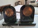 marmeren staanders met 2 medallions Koningin Astrid, Verzamelen, Verzenden, Gebruikt, Overige typen