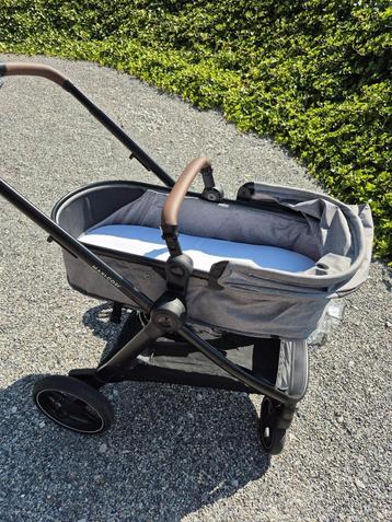 Poussette Maxi-Cosi complète avec base  isofix beschikbaar voor biedingen