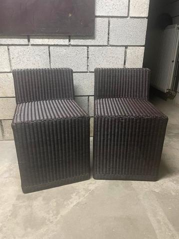 Tuinstoeltjes beschikbaar voor biedingen