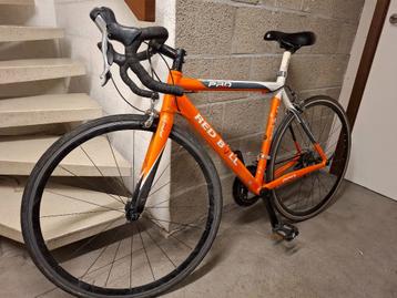 koersfiets beschikbaar voor biedingen