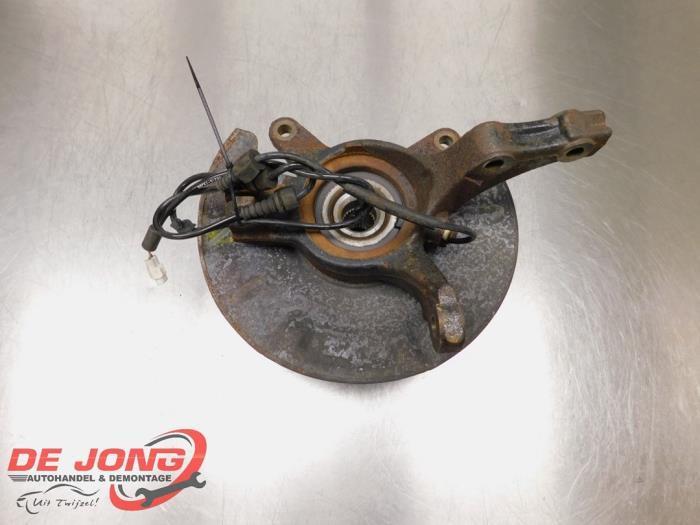 Fusee rechts-voor van een Suzuki SX-4, Auto-onderdelen, Ophanging en Onderstel, Suzuki, Gebruikt, 3 maanden garantie, Ophalen of Verzenden