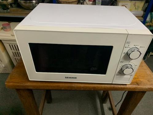 Microgolf,Microwave, Severin, Elektronische apparatuur, Microgolfovens, Zo goed als nieuw, Vrijstaand, Microgolfoven, 45 tot 60 cm