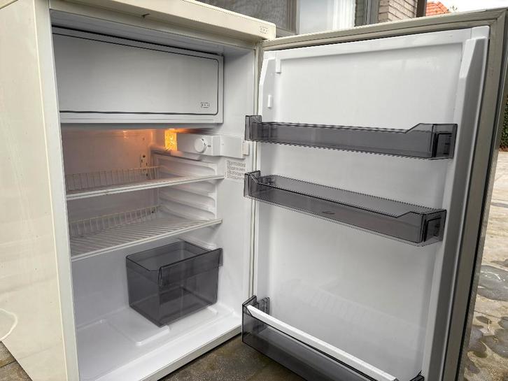 Koelkast ZANKER tafelmodel met vriesvak, Electroménager, Réfrigérateurs & Frigos, Utilisé, Avec compartiment congélateur, 100 à 150 litres