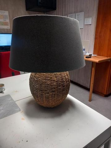 Grote lamp in nieuwstaat met lamp inclusief 