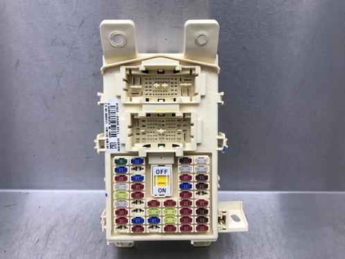 ZEKERINGKAST Hyundai i10 (B5) (01-2013/06-2020) (91952B9350), Auto-onderdelen, Elektronica en Kabels, Hyundai, Gebruikt