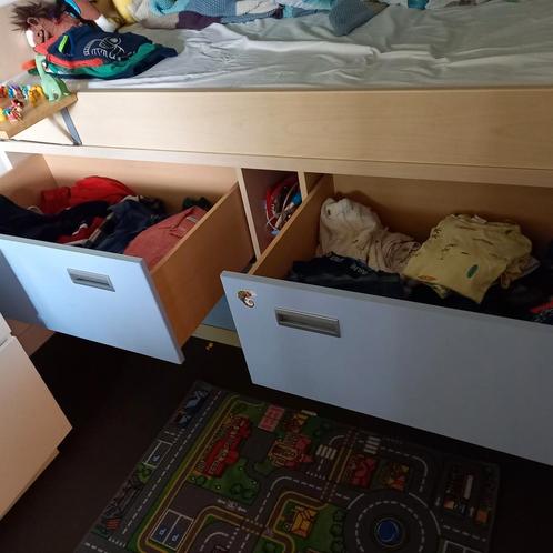 Kinderbed met grote schuiven., Huis en Inrichting, Slaapkamer | Complete slaapkamers, Zo goed als nieuw, Ophalen