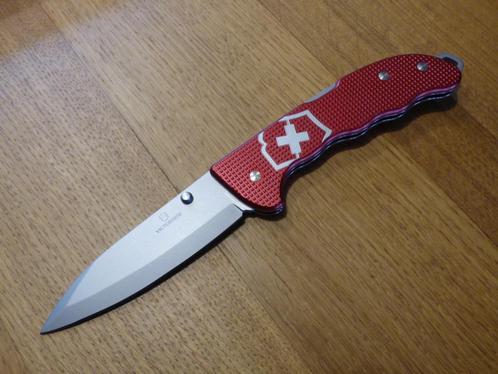 Victorinox - Couteau Evoke Alox - Rouge - 0.9415.D20 - couteau