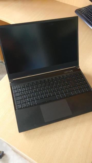 XMG NEO 15 (M22) Gaming Laptop met externe waterkoeling