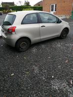 Toyota yaris 1000cc 2010 pour pièces ou a réparer, Auto's, Particulier, Te koop, Yaris