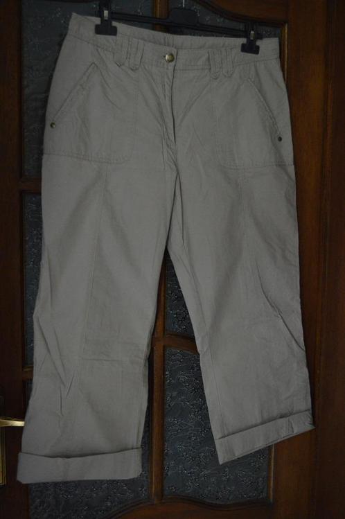 C&A CANDA broek pijpen kan omslag gemaakt worden beige 46, Kleding | Dames, Broeken en Pantalons, Zo goed als nieuw, Maat 46/48 (XL) of groter