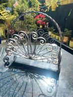 Mooie smeedijzeren dagbladhouder, Huis en Inrichting, Woonaccessoires | Krantenbakken en Lectuurbakken, Ophalen of Verzenden, Zo goed als nieuw