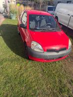 Toyota Yaris VVT-i 1.0, Autos, Rouge, Achat, 50 kW, Noir