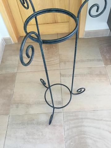 Staander voor bloemenvaas  beschikbaar voor biedingen