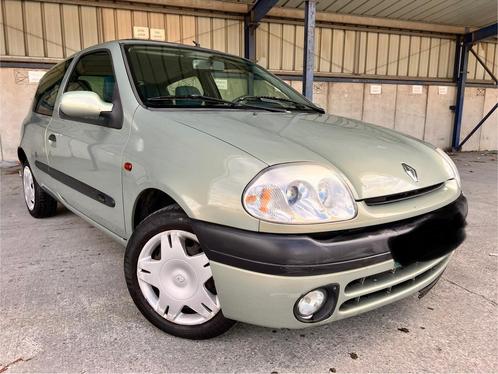 Renault Clio / 1.4 Essence / Prêt à immatriculer, Auto's, Renault, Bedrijf, Clio, Centrale vergrendeling, Benzine, Ophalen