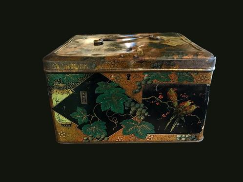 Boîte en fer blanc de style japonais ou boîte avec oiseaux, Collections, Boîte en métal, Utilisé, Enlèvement ou Envoi
