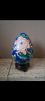 Vintage c. 1960-70's Chinese Cloisonne Enamel Egg on Stand, Antiek en Kunst, Kunst | Overige Kunst, Ophalen