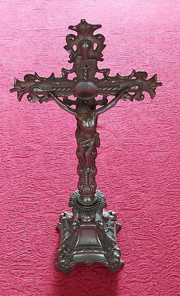 Groot antiek kruisbeeld zwaar metaal zilverkleur ca 1880. beschikbaar voor biedingen