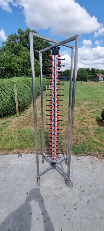 bordendrager beschikbaar voor biedingen