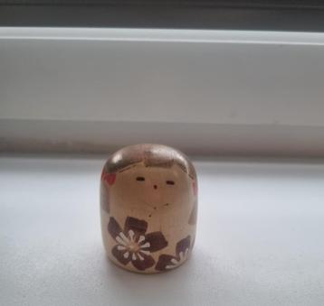 Lieve Sosaku Kokeshi beschikbaar voor biedingen