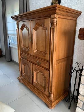 Garage verkoop beschikbaar voor biedingen