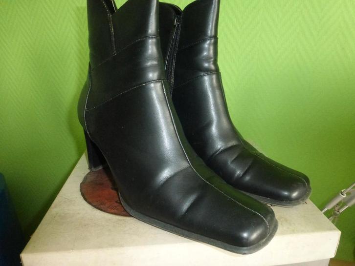 VIA PAVIA zwarte laarsjes voor dames P: 39, Kleding | Dames, Schoenen, Zo goed als nieuw, Lage of Enkellaarzen, Zwart, Ophalen of Verzenden